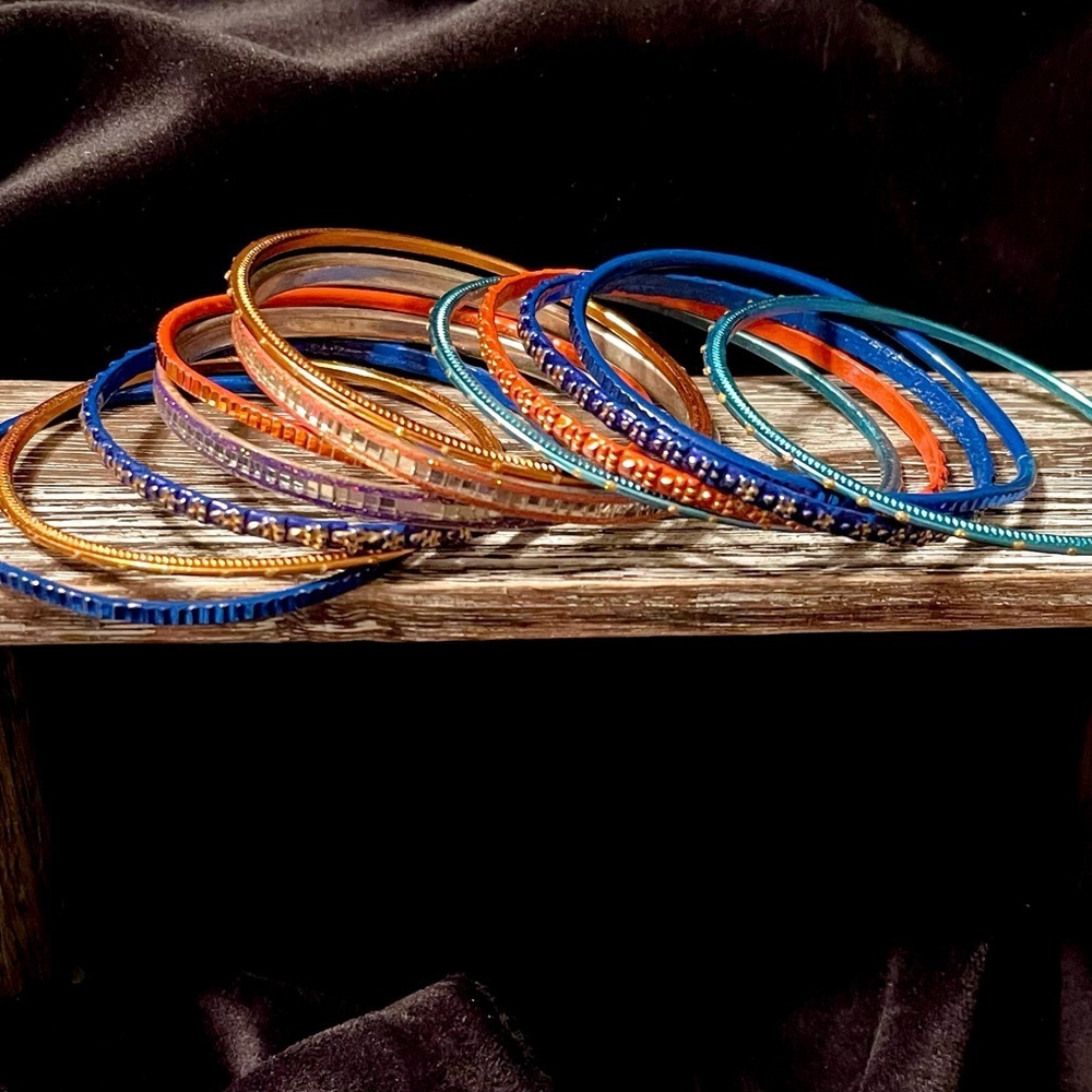 12 bangle bracelets orange and blue with gold design - Picture 2 of 3